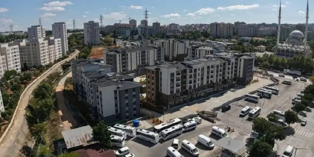 İstanbul'da kiralık TOKİ evlerinin içi ilk kez görüntülendi: Bakan Kurum örnek daireyi gezdirdi 2